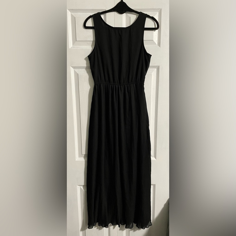 Medium Black sleeveless long/maxi dress